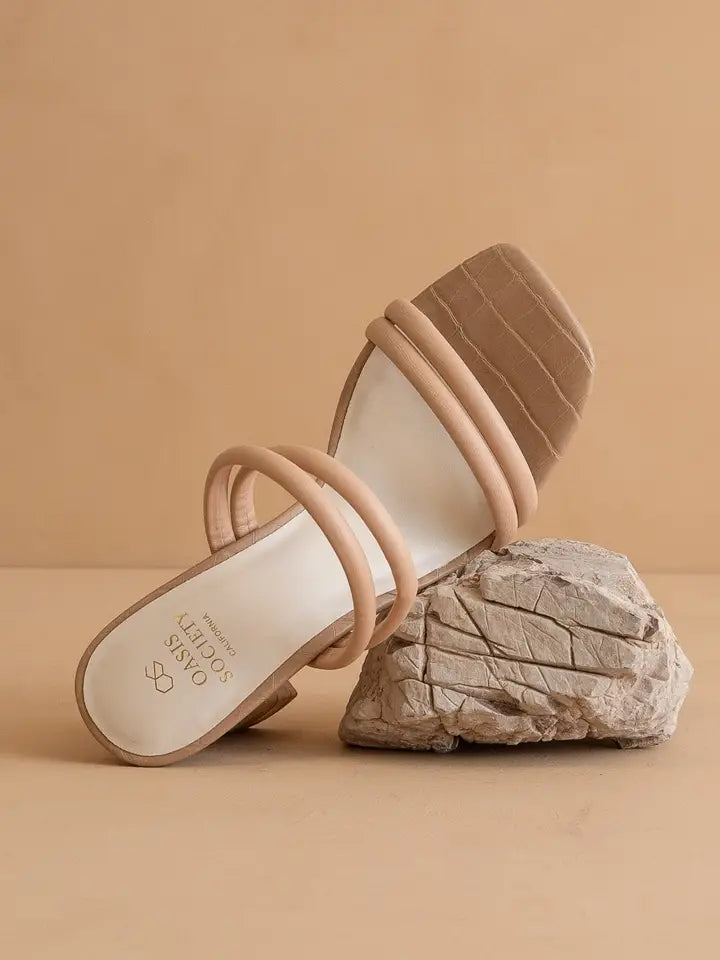 Oasis | The Angela Nude