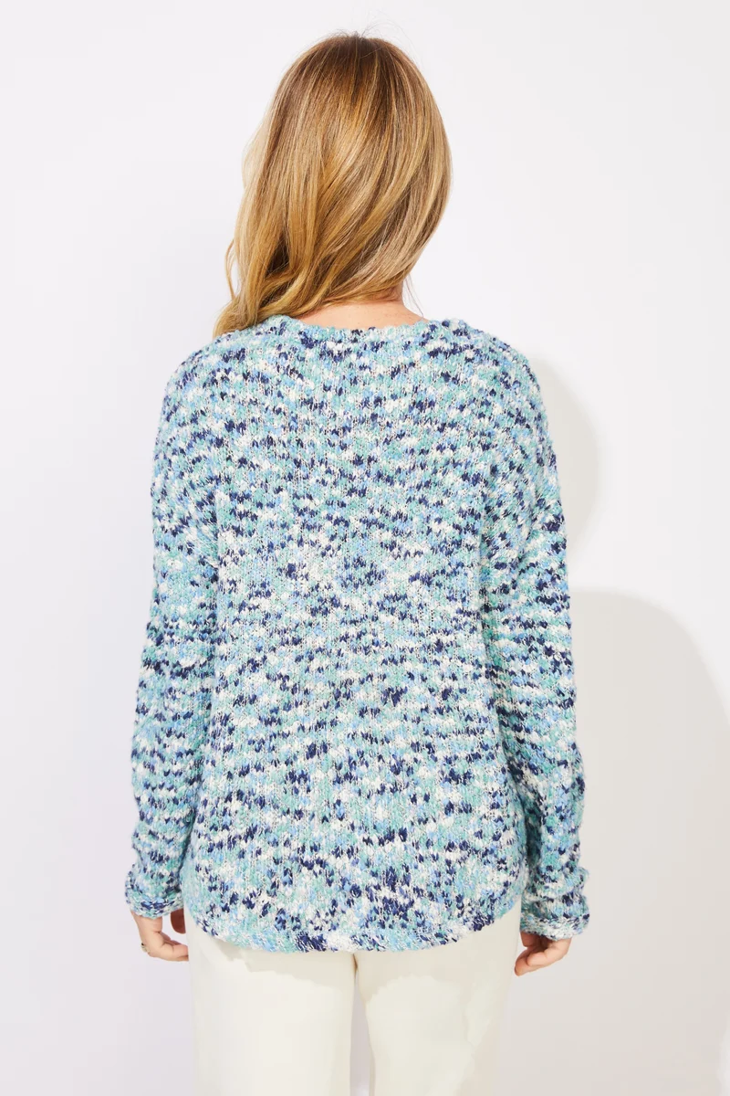 Woman ESCAPE BY HABITAT SPECKLED ECLIPSE COZY PULLOVER SWEATER - 94001 Color Harbor a dotted patterned sweater