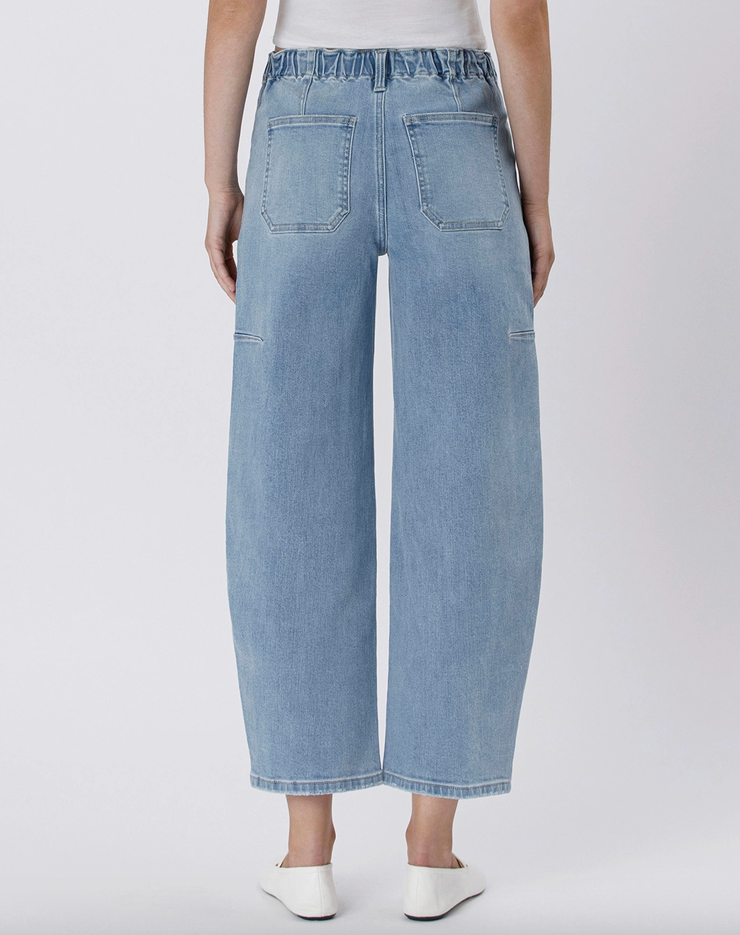 Flying Monkey Super High Rise Jeans in Vint color, showcasing the classic denim style with high waist and relaxed fit.