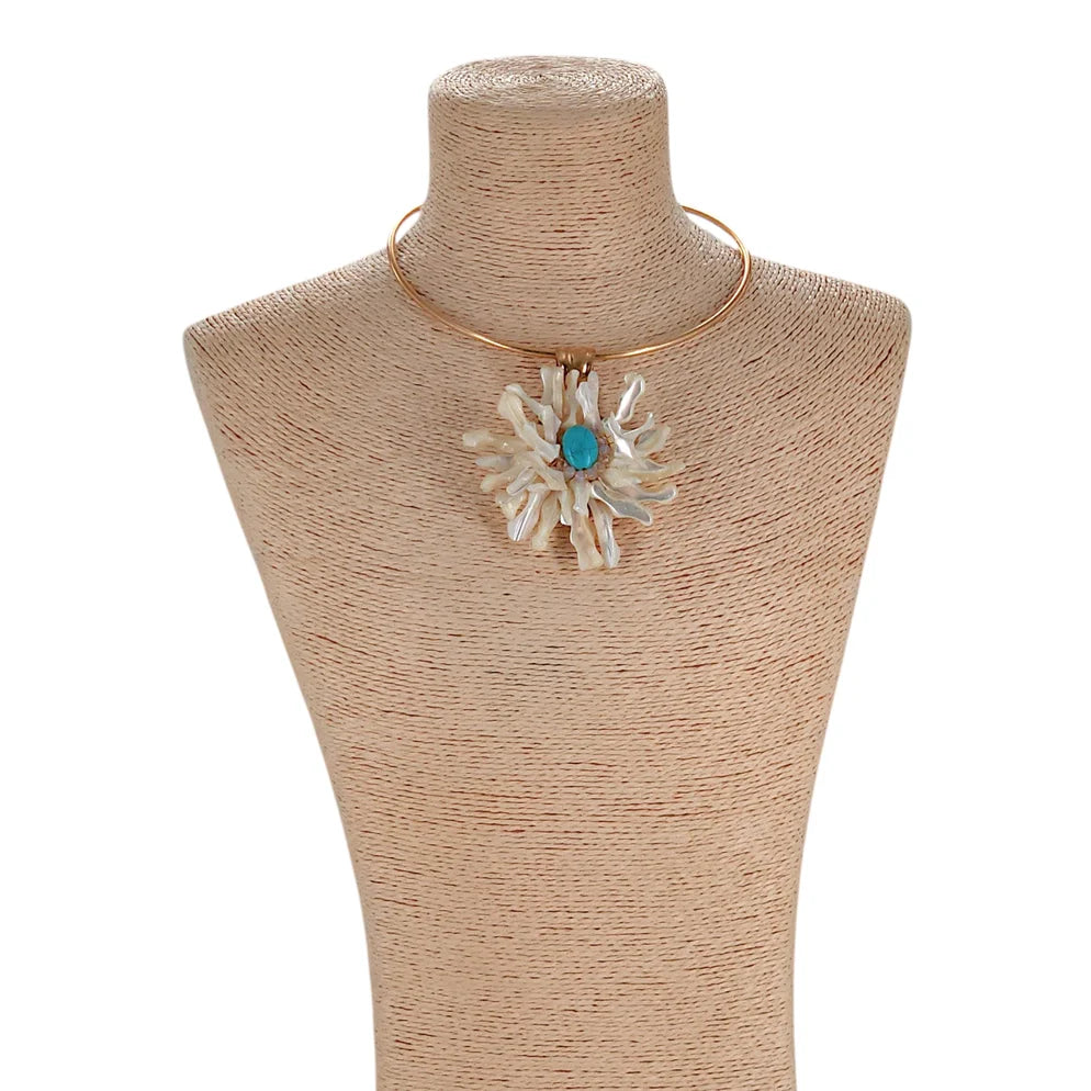 Necklace with a floral pendant