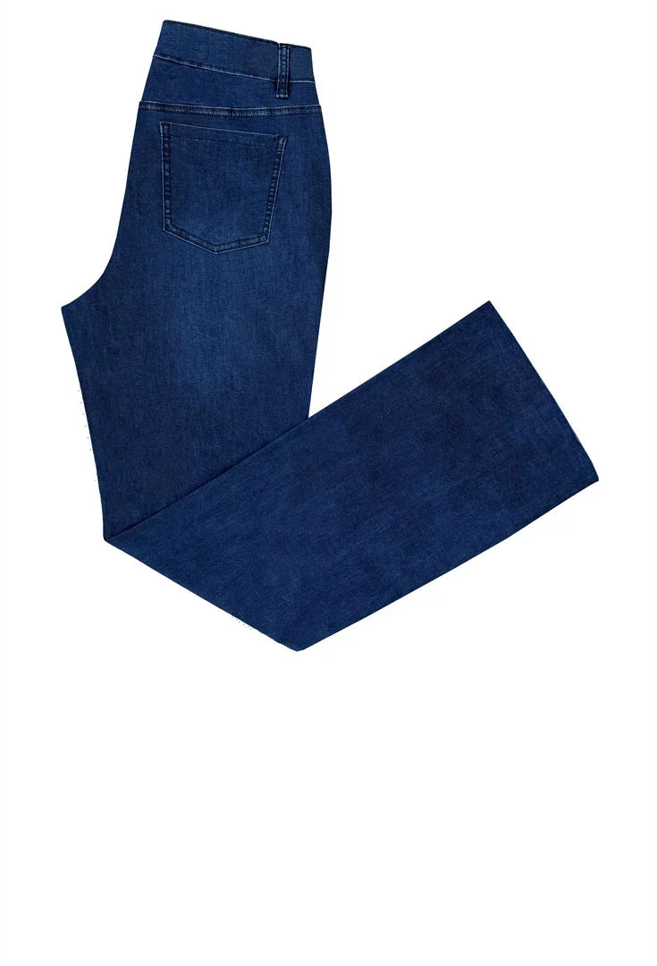 Ethyl On The Move Jean pants in denim, featuring a slim fit and classic five-pocket design, shown in a front view.