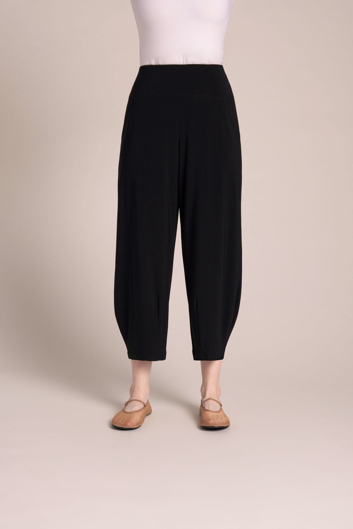 Sympli | Narrow Lantern Pant - Black - Evelyne Talman