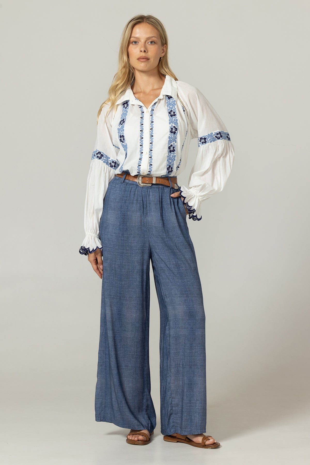 Miss June | Shirt Rhea White