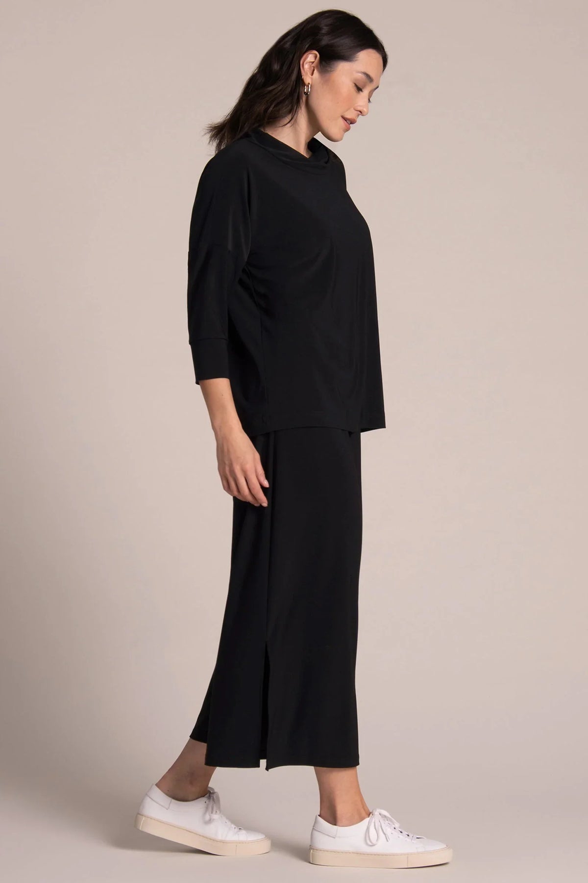 Black SYMPLI slouch sweatshirt, 3/4 sleeve casual top with a relaxed fit, shown on a neutral background.
