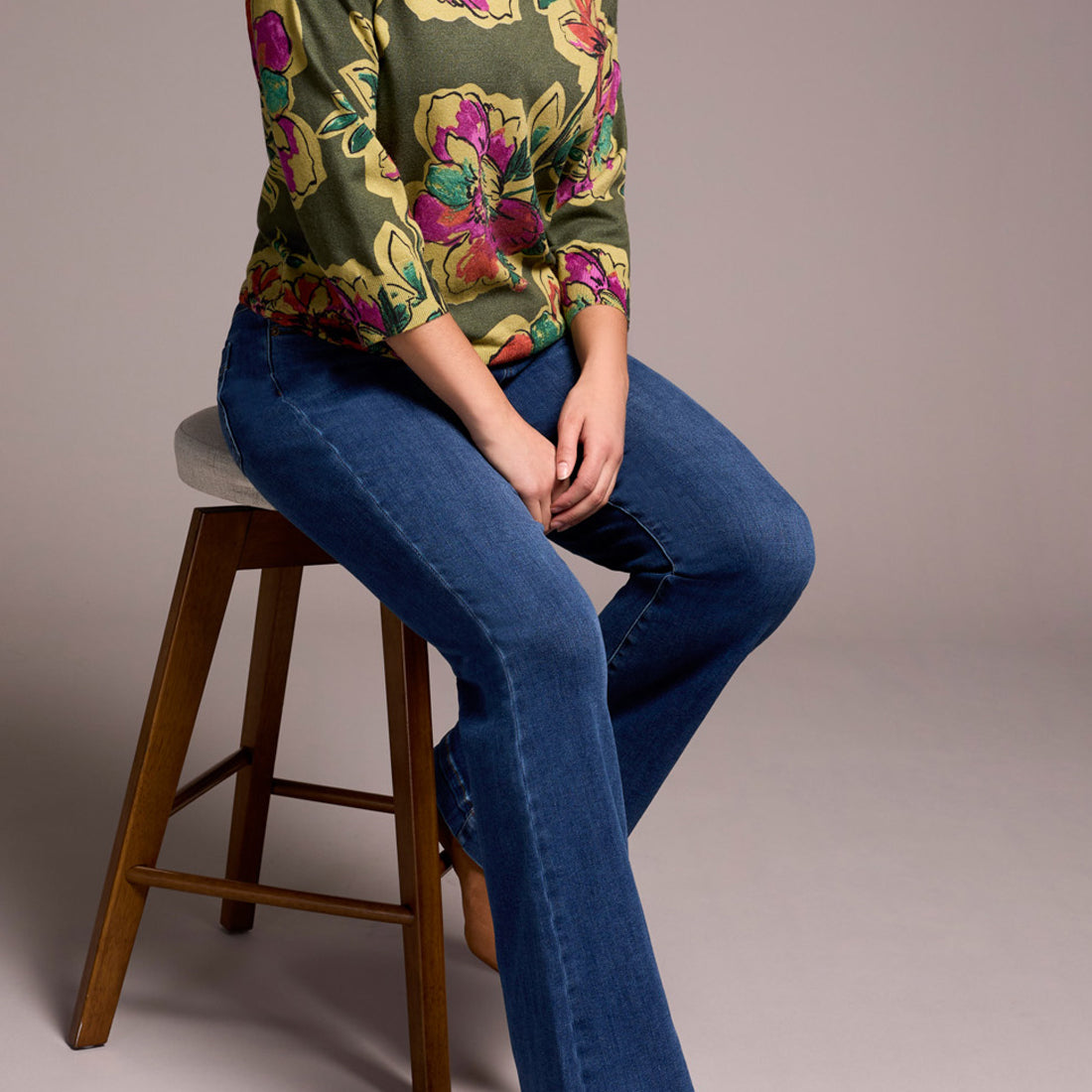 Tribal | Audrey Hugging Straight Crop J