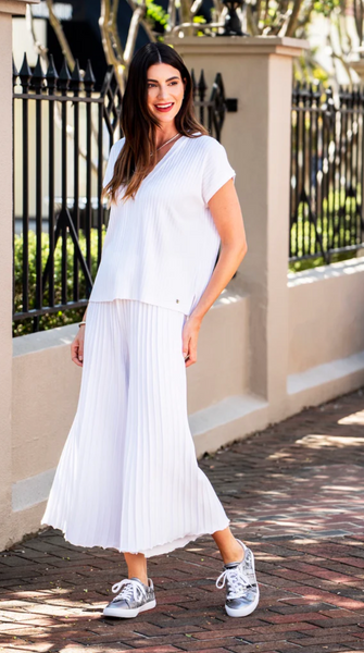 Unlocking the Flare: How to Style Wide-Leg Pants for Every Body Type