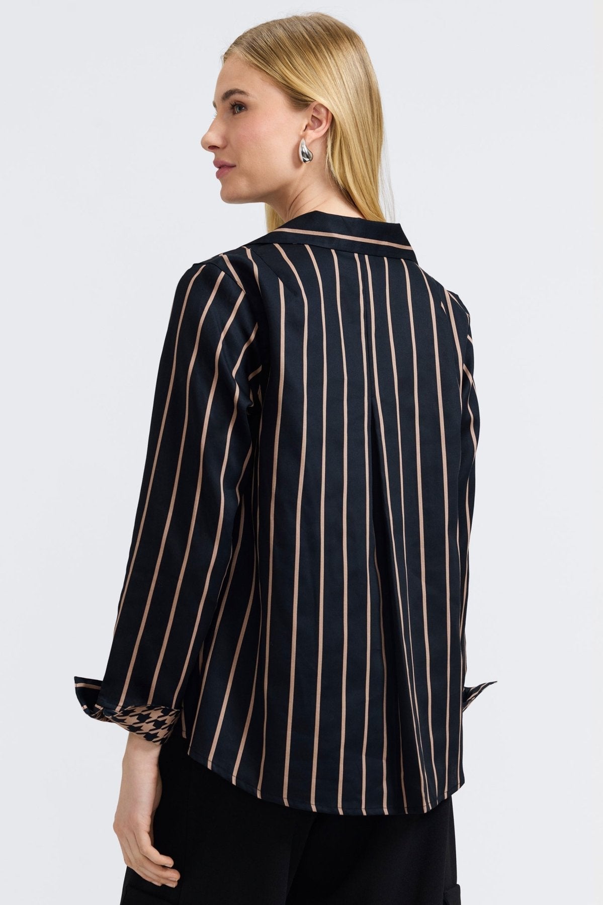 FoXCROFT Agnes Top in houndstooth stripe with long sleeves, showcasing a stylish, patterned women’s blouse.