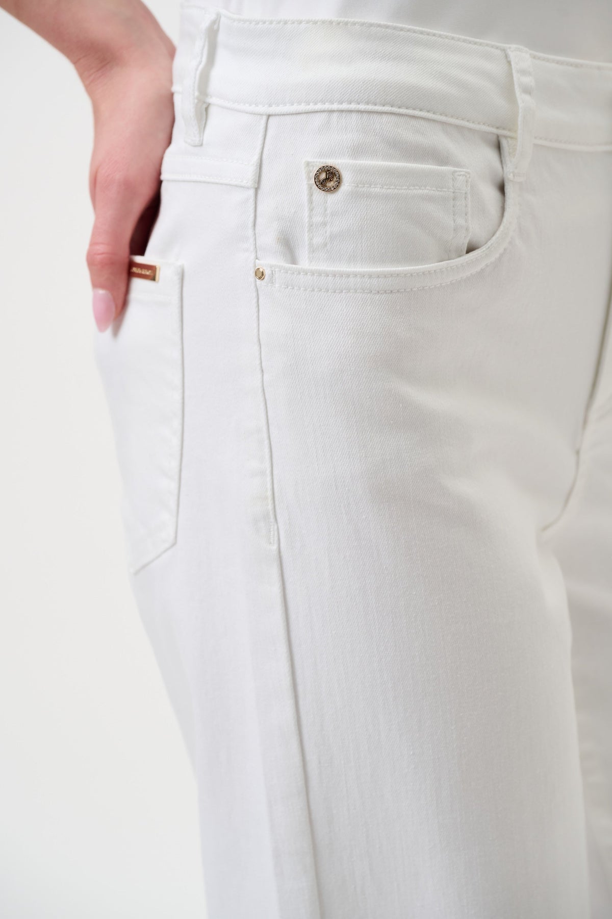 Wide Legged Jeans - White