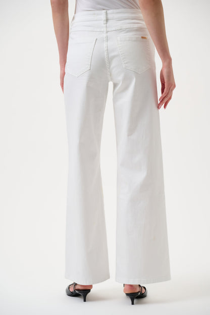 Wide Legged Jeans - White