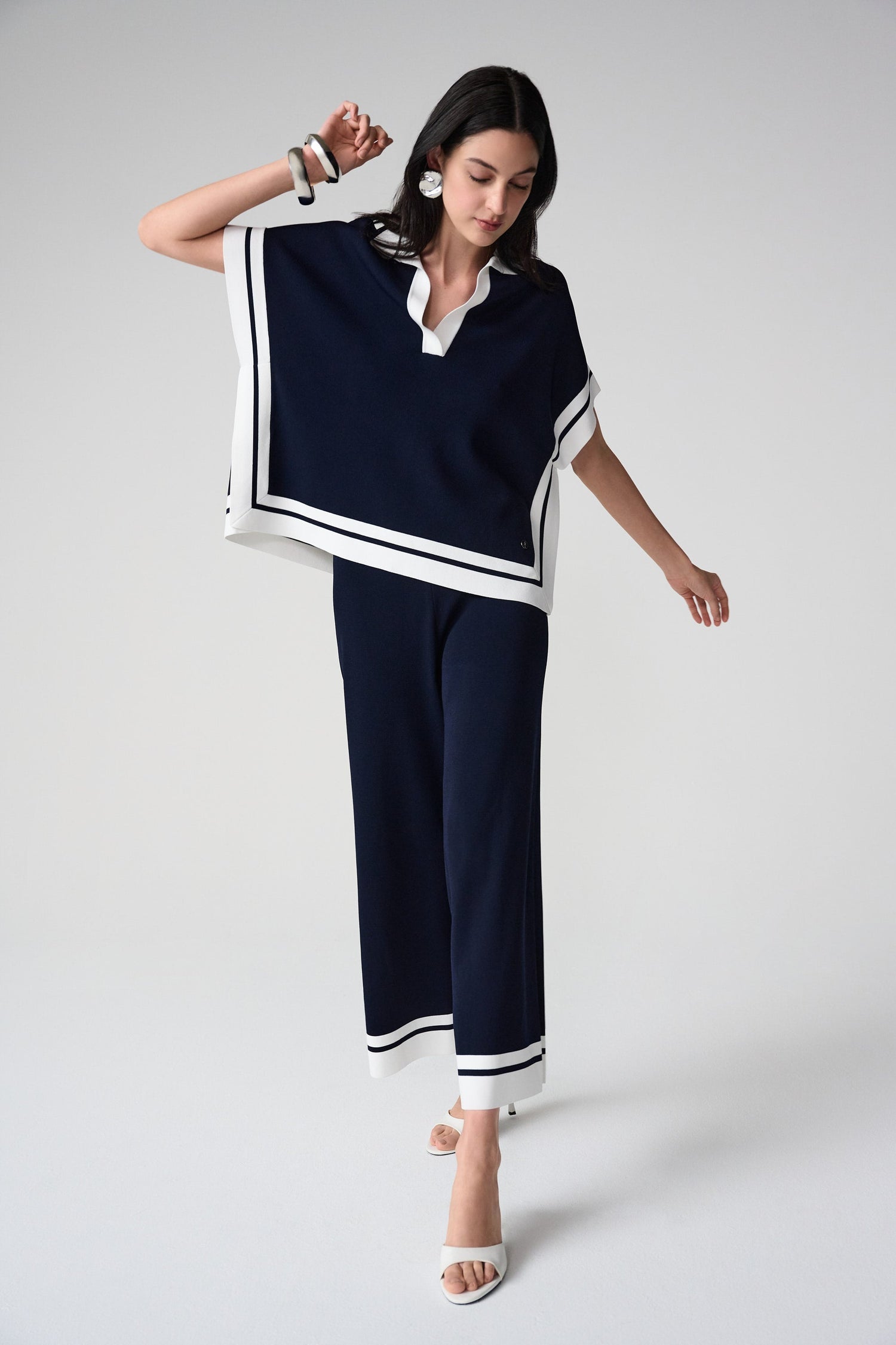 Mid-rise Wide-leg Trousers