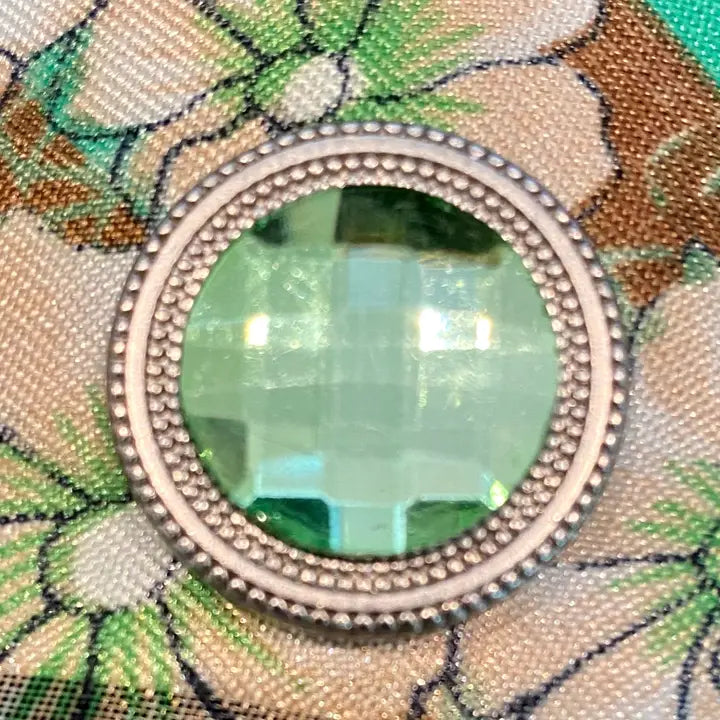 Peridot Green Magnebutton