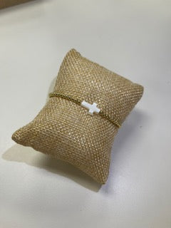 Small cross beaded bracelet by SHINE STAR featuring colorful beads and a delicate cross charm.