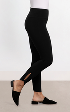 Load image into Gallery viewer, Sympli | Twist Legging
