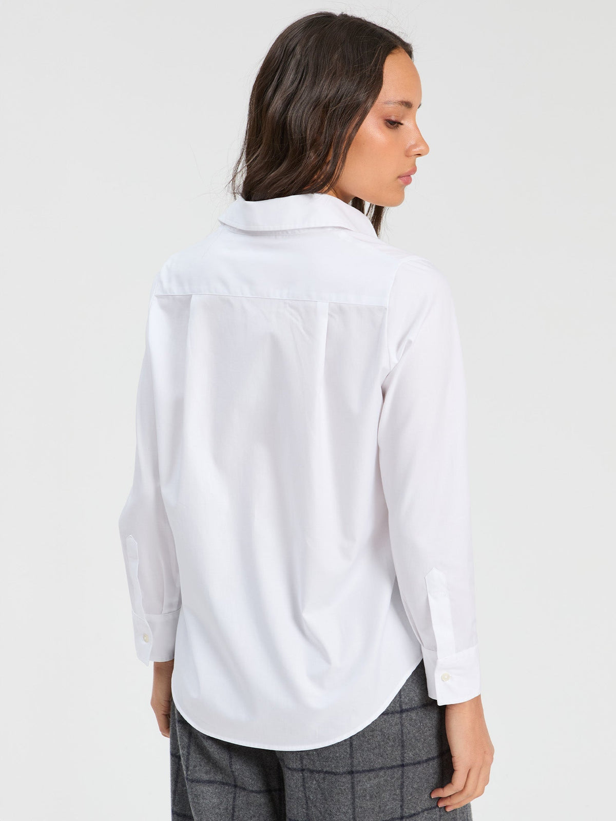 Vilagallo white shirt style 33770 styled look, multicolor toggle detail close up