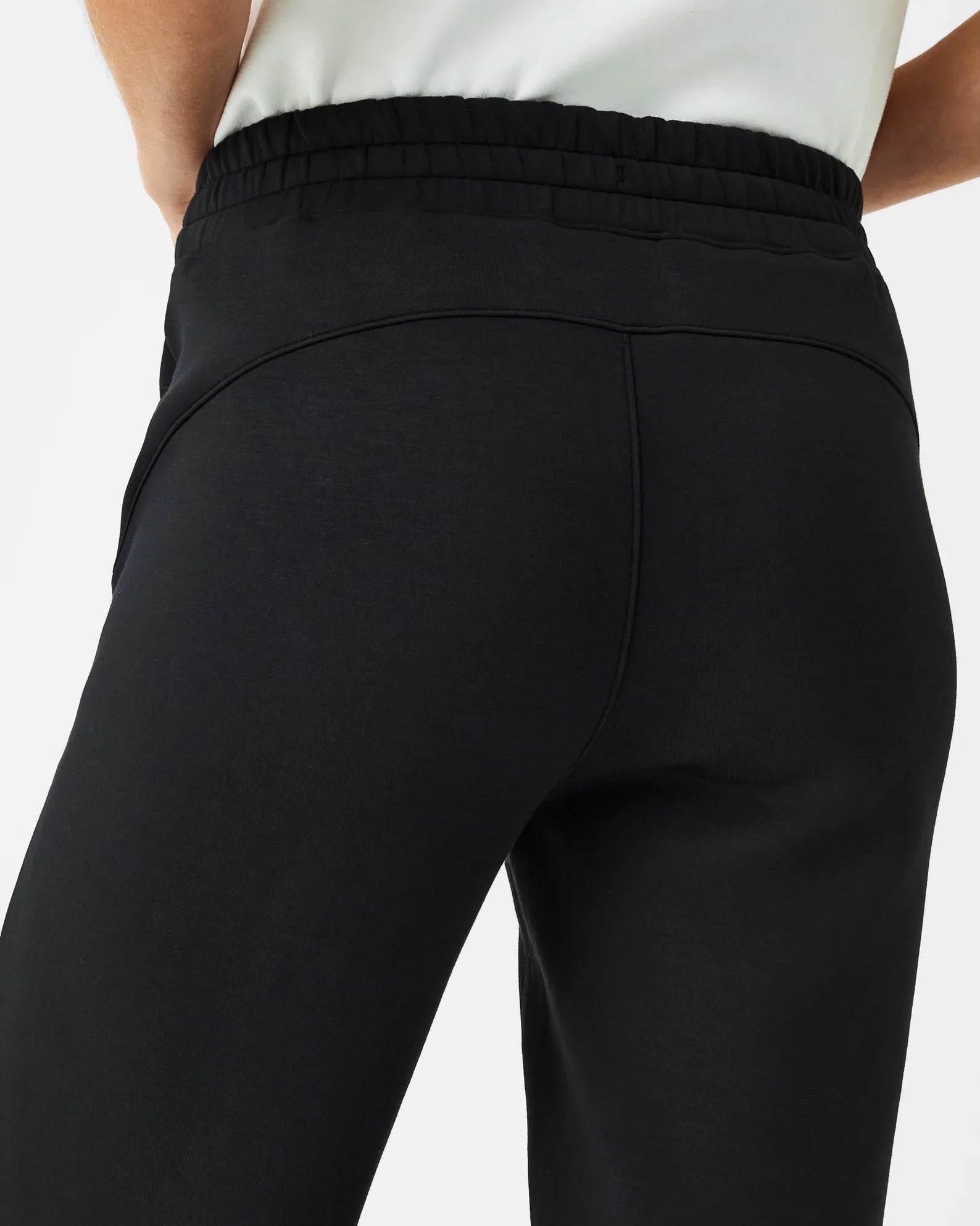 Spanx | Airessentials Tapered Pant