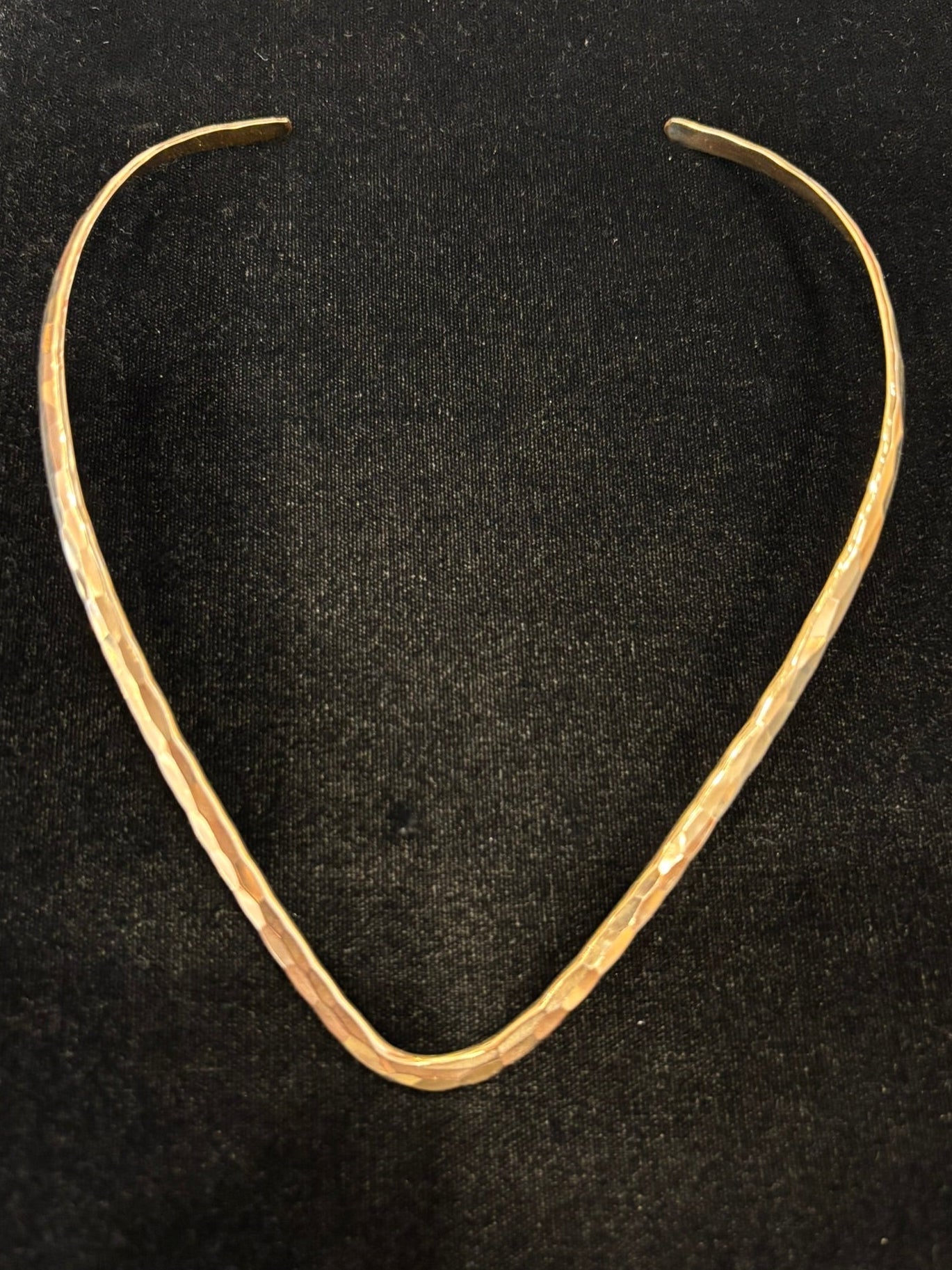 Starfire | Patterned &quot;v&quot; Handmade Necklace