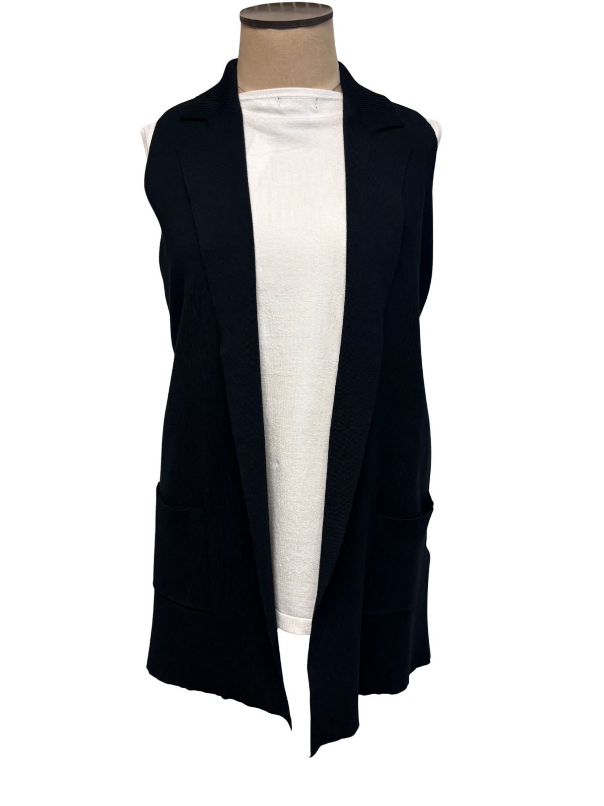 The H Edition | Black Notch Colar Vest - Evelyne Talman