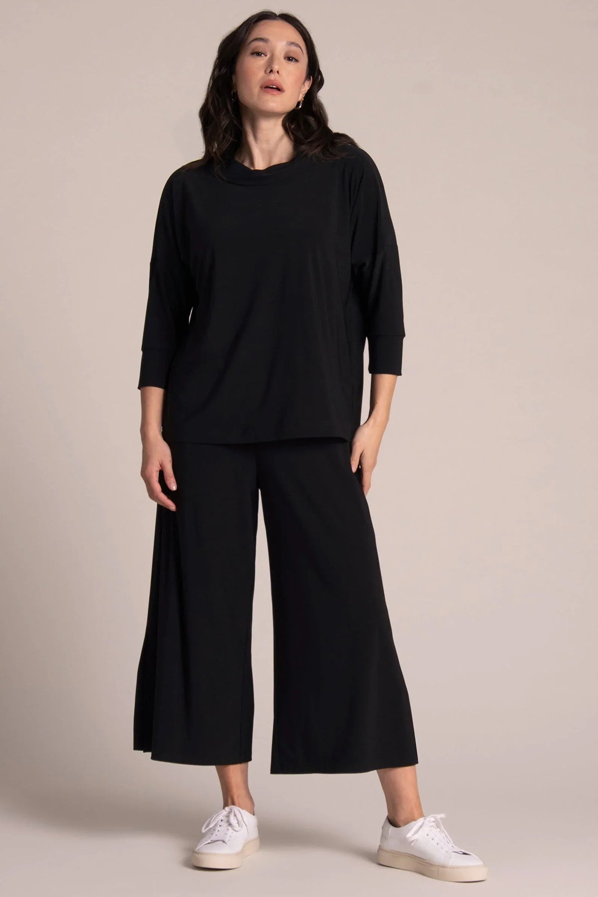 Black SYMPLI Slouch Sweatshirt, a relaxed-fit casual top with a cozy, oversized design and 3/4 sleeves.
